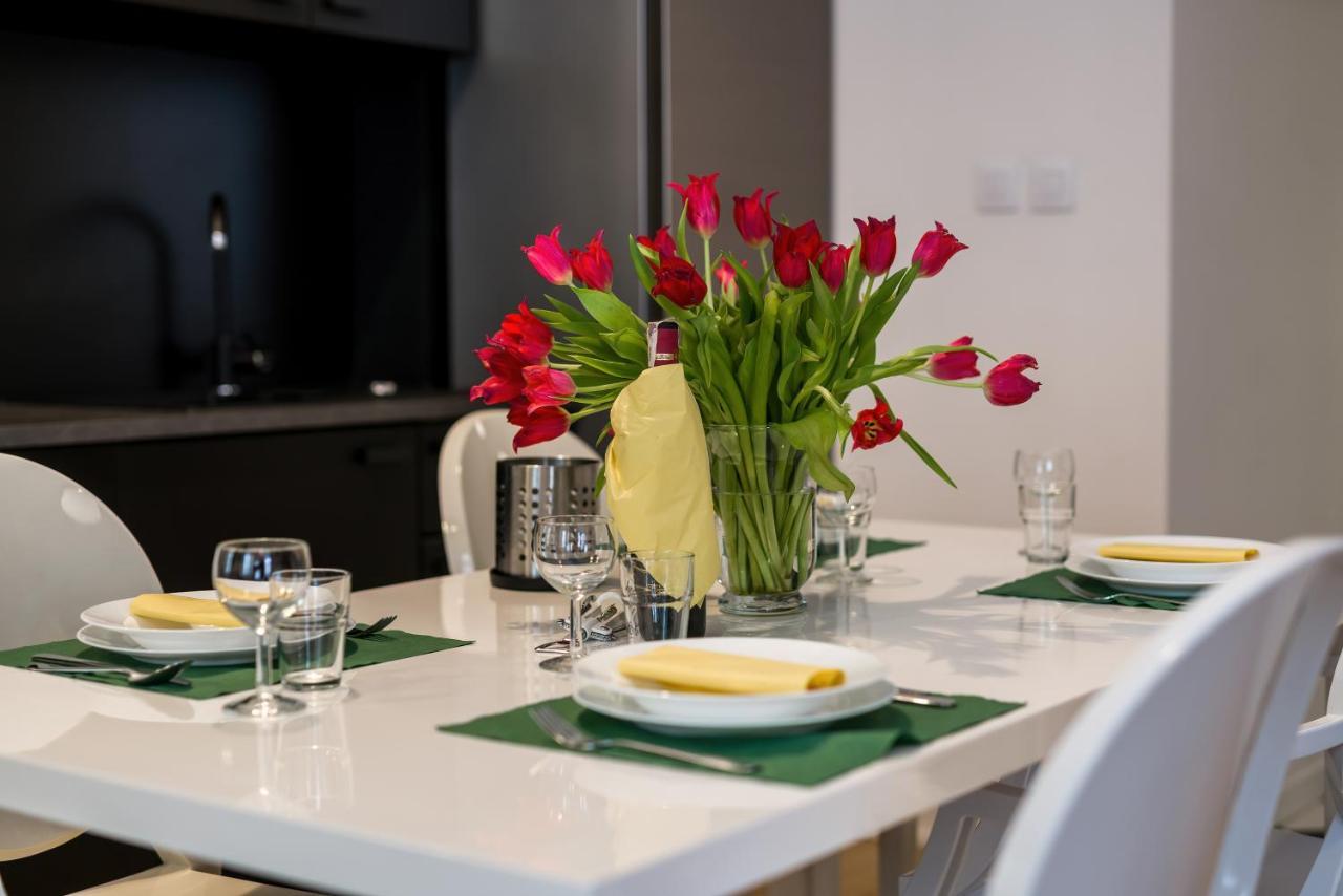 Apartment Poznan Mtp Chelmonskiego By Noclegi Renters エクステリア 写真